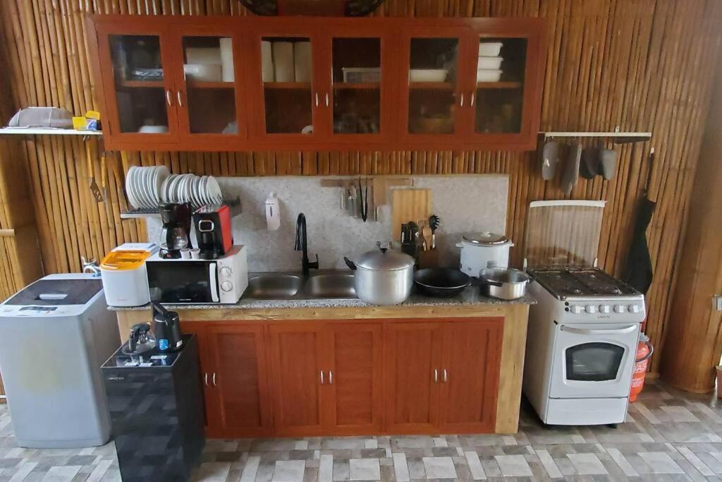 Modern Bahay Kubo In A Farm Near Tagaytay Villa Tagaytay City Buitenkant foto